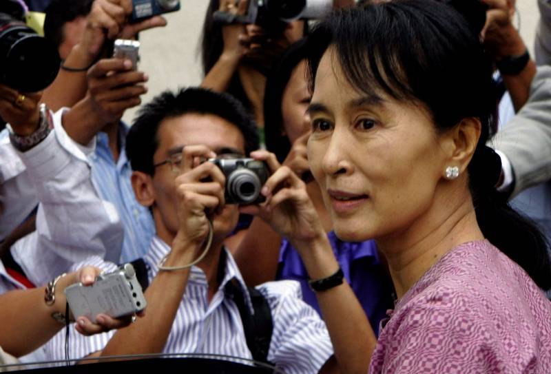   Aung San Suu Kyi, « une femme debout » 