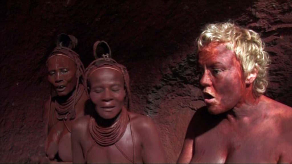 Rendez vous en terre inconnue avec Muriel Robin chez les Himbas de Namibie